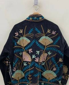 Chaqueta de Algodón Negra con Bordado Floral, Cuello Mandarín, Manga Larga, Bordado a Mano, Ropa Exterior para Mujer, Estilo Otoñal, Suzani - Product Image 2