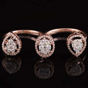 Bague pour femme en or avec grappe de diamants ronds, design micro-pavé haute brillance, forte demande, provenant d'un fournisseur indien - Product Image 5