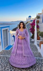 Tenue de mariée FABZONE en fausse fourrure épaisse brodée de sequins avec travail manuel de miroirs réels, LEHENGAS CHOLI pour fêtes d'hiver, sans plis - Product Image 3