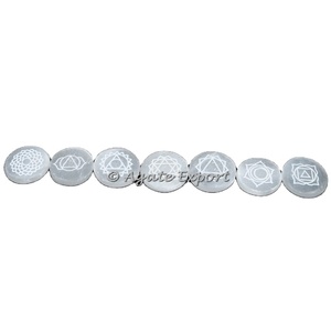 Venta al por mayor grabado selenita disco Chakra conjunto piedra semipreciosa artesanías para la meditación - Product Image 2