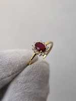 Bague de fiançailles élégante et luxueuse en rubis rouge, argent sterling 925 plaqué or 14 carats, plaqué rhodium, rubis ovale serti halo, style vintage pour demande en mariage