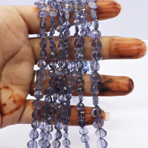Perles de pierre d'iolite naturelle facettées en forme de cœur, 5-6 mm, perles d'iolite en forme de cœur percées sur une longueur de 10 pouces pour la création de bijoux - Product Image 1