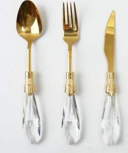 Gamme de couverts tendance qui stimule l'innovation mondiale dans la mise en valeur des tables et la demande en matière d'approvisionnement. - Product Image 1