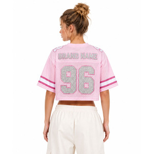 Top Corto Rosa Brillante Personalizado Estilo Y2K, Jersey de Fútbol Americano con Pedrería Hotfix, Número y Logotipo Personalizados, Ropa Deportiva OEM - Product Image 2