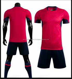 Uniforme de Fútbol Personalizado de Alta Calidad con Impresión por Transferencia de Calor, 100% Poliéster, Cuello Redondo, Manga Corta, Transpirable y Ligero - Product Image 5