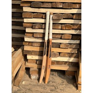 Bate de Críquet de Madera de Sauce Inglés de Primera Calidad, Edición Negra CP Sports, Profesional, Resistente, Ecológico, Ligero, 35-40 mm - Product Image 4