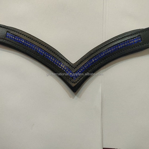 Banda de cejas de caballo de cuero personalizada con piedra ostentosa del Rin en forma de V Fabricante exclusivo hecho a mano - Product Image 4