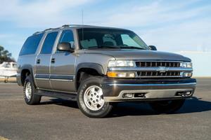 Chevrolet Suburban 1500 4x4 de 2003 - Product Image 3
