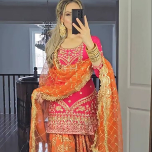 Robes longues en georgette lourde à la vente chaude avec broderie et travail de pierres de diamant avec dupatta - Product Image 1