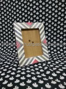 กรอบรูป MDF ขัดเงาสวยงามเป็นมิตรกับสิ่งแวดล้อมทันสมัยพร้อมแผ่นฝังรังสียูวีสำหรับห้องนอนกรอบรูปแบบอินเดีย - Product Image 4