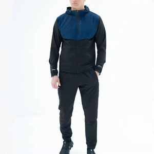 Veste coupe-vent pour homme avec logo personnalisé, ensemble de survêtement élégant et léger pour le streetwear décontracté et les sports - Product Image 1