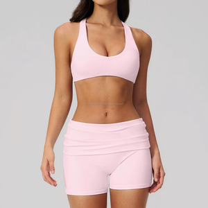Ensemble de yoga 2 pièces pour femme, couleur unie, haut court taille haute avec short froncé, tenue de sport, design personnalisé - Product Image 2
