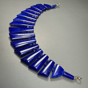 สร้อยคอพลอยธรรมชาติ Lapis Lazuli หินบำบัดไพฑูรย์ที่สวยงาม - Product Image 4