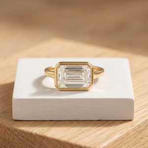 Bague d'éternité minimaliste en diamant de laboratoire taille émeraude certifié IGI, sertie clos en platine, pour femme, pour mariage ou anniversaire - Product Image 6