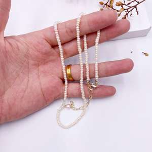 Collar Elegante Estilo Hepburn Vintage Wenchi para Mujer, Cadena de Clavícula con Cuentas de Arroz Irregulares y Perla Natural de Agua Dulce - Product Image 2