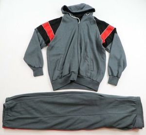 Ensemble de survêtement unisexe gris à capuche avec fermeture éclair intégrale, sweat-shirt et pantalon avec empiècements rouge et noir, poches latérales, pour l'automne - Product Image 1