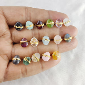 Pendientes Pequeños con Cristales de Gemas |   Pendientes de Piedras de Nacimiento Lisos con Baño de Oro para Mujer, Venta al Por Mayor - Product Image 3