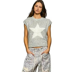 Top de punto con cuello redondo y textura de palomitas de maíz POL Star - Product Image 1