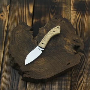 Couteau de chasse, de camping, de dépecage et utilitaire multifonctionnel à lame fixe compacte en acier Damas fait main de qualité supérieure, manche en bois, cuir OEM - Product Image 5