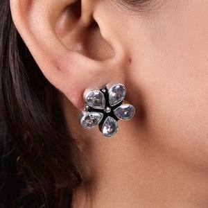 Pendientes de botón con engaste de circonita en forma de flor, estilo bohemio vintage, chapados en plata antigua, joyería de moda para mujer, para compromiso - Product Image 3