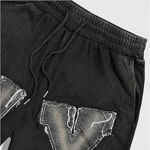 Pantalones Cortos Estampados con Efecto Ácido para Hombre, Estilo Urbano con Tipografía Moderna, Algodón Suave al Tacto, Ideales para Gimnasio y Entrenamiento, Colección 2026 - Product Image 4