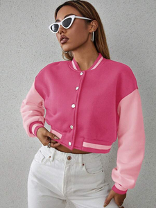 Chaqueta Varsity Corta Rosa Personalizada para Mujer, Chaqueta Bomber de Béisbol con Mangas en Contraste de Color Sólido, Estilo Corto para Otoño, OEM - Product Image 5