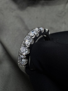 Anillo de Compromiso de Diamantes Cultivados en Laboratorio con Certificación IGI, Platino PT950, Engaste de Garras de Lujo, Joyería Fina Minimalista - Product Image 4
