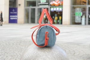 กระเป๋าเดินทางหนังแท้สไตล์วินเทจ สั่งซื้อจำนวนมาก กระเป๋าแบบดัฟเฟิลสำหรับวันหยุดสุดสัปดาห์ ความจุขนาดใหญ่ พกพาสะดวก กระเป๋าถือขึ้นเครื่องบิน MOQ ต่ำ รุ่น LDB-0326 พร้อมซิป - Product Image 2