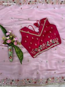 Sari en soie de créateur fantaisie avec bordure fleurie et feuillagée, cordon brodé et travail de sequins de 3 mm - Ensemble prêt-à-porter avec chemisier Saree Love - Product Image 6