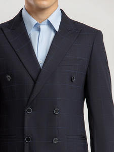 Costume d'affaires croisé à carreaux pour homme, coupe ajustée, motif à carreaux subtil, qualité supérieure, tenue formelle de luxe - Product Image 4