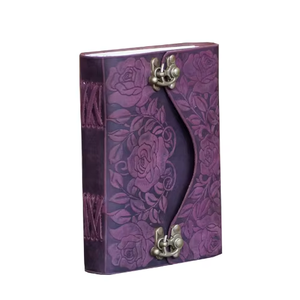Cuaderno de bocetos antiguo hecho a mano, de cuero genuino, con estampado de flores de jardín en morado, con cierre en C, diario de cuero suave vintage, cuaderno clásico. - Product Image 1
