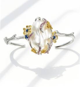 Bracelet en argent sterling 925 avec breloque branche de perle, bijoux de luxe de qualité supérieure pour femme, élégance artisanale, perle irrégulière - Product Image 1