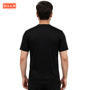 เสื้อยืดคอกลมแขนสั้นสีดำพิมพ์ลายสีสันสดใสสำหรับผู้ชาย ทรงปกติ ผ้าสแปนเด็กซ์/โพลีเอสเตอร์ พิมพ์ลายแบบซับลิเมชั่น - Product Image 2
