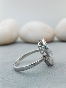 Anillo de Compromiso de Plata de Ley con Diamante Ovalado VVS de 4 Quilates, Certificado por GIA, Moderno, 100% de Satisfacción Garantizada, Regalo - Product Image 2