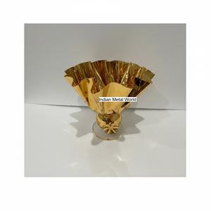 Moderno y Lujoso Centro de Mesa Decorativo con Diseño de Flor en Tazón de Metal Dorado, Frutero Único con Acabado en Aluminio Dorado para Decoración del Hogar - Product Image 1