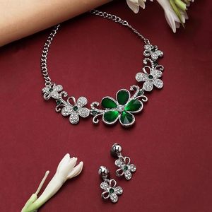 Ensemble collier et boucles d'oreilles en alliage plaqué argent, forme de fleur, cristal, strass, bijoux de fête romantiques pour femmes - Product Image 2