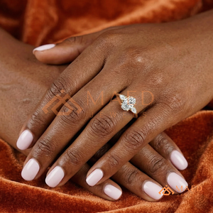 Bague en Moissanite Plaqué Or 14K Coupe Ovale, Bijou de Promesse Nuptiale pour Femme, Élégante pour le Quotidien, Cadeau USA - Product Image 4