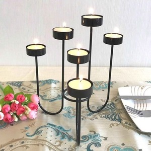 Support de bougie en fer noir avec 5 coupelles en verre, design tressé en croix pour la décoration intérieure - Product Image 4
