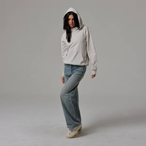 Sweat à capuche oversize en coton tendance OEM ODM avec poche kangourou personnalisée et poignets côtelés pour femmes – Vente en gros, directement de l'usine - Product Image 2