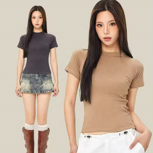 T-shirt à col rond et manches courtes pour femme, collection Printemps-Été 2026, style Spice Girls, couleur unie, coupe ajustée - Product Image 5