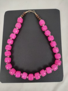 Nouveau style de collier ras-du-cou rond en résine et lucite avec perles en résine acrylique et en verre, bijoux de mode d'Inde - Product Image 6