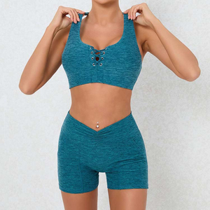 Ensemble d'entraînement fitness pour femmes : soutien-gorge de sport et short extensible – Vêtements actifs pour l'exercice, les séances de yoga et la gym - Product Image 6