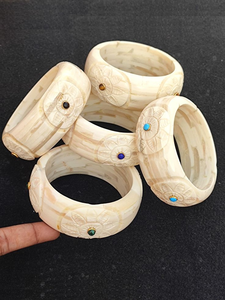 Bracelets ronds en mosaïque d'os faits à la main, écologiques et luxueux pour femmes, base en laiton, design personnalisé, finition antique PERFECT ENTERPRISES - Product Image 4