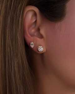 ต่างหูเพชรทรงกลม 1.01 กะรัต เพาะเลี้ยงในห้องปฏิบัติการ ตัวเรือนทองคำแท้ 14K เครื่องประดับชั้นดีสำหรับผู้หญิง ของขวัญแต่งงาน ของขวัญสำหรับแฟนสาว - Product Image 3