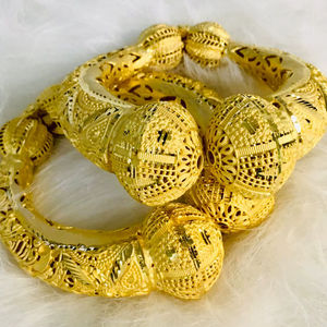 Parure de bijoux en argent plaqué rhodium style classique corail, comprenant un bracelet et des boucles d'oreilles créoles tendance, pour anniversaire, exportée d'Inde - Product Image 1