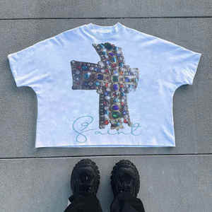 เสื้อยืดแขนสั้นโอเวอร์ไซส์พิมพ์ลาย Saint Glitter สำหรับผู้ชาย สไตล์สตรีทแวร์ คอกลม ดีไซน์โลโก้ด้านหน้า - Product Image 2