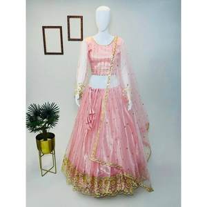 SEQUENCE DE BRODERIE EN FILET DOUX LEHENGA CHOLI AVEC DUPATTA ROSE CLAIR - Product Image 1
