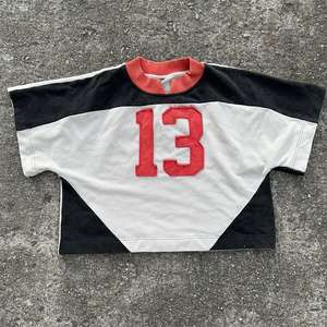 Camiseta de Hombre Oversize de Algodón 100% Pesado con Logo Aplicado, Hombros Caídos y Corte Boxy - Estilo Urbano Personalizado - Product Image 3