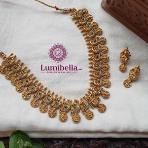 Laxmi Kasumala Short Fashion Jewelry Set - Product Image 1