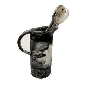 Pichet à eau en résine aspect marbre de luxe, fait main, avec poignée, vaisselle moderne pour la maison, la salle à manger et la cuisine - Product Image 1
